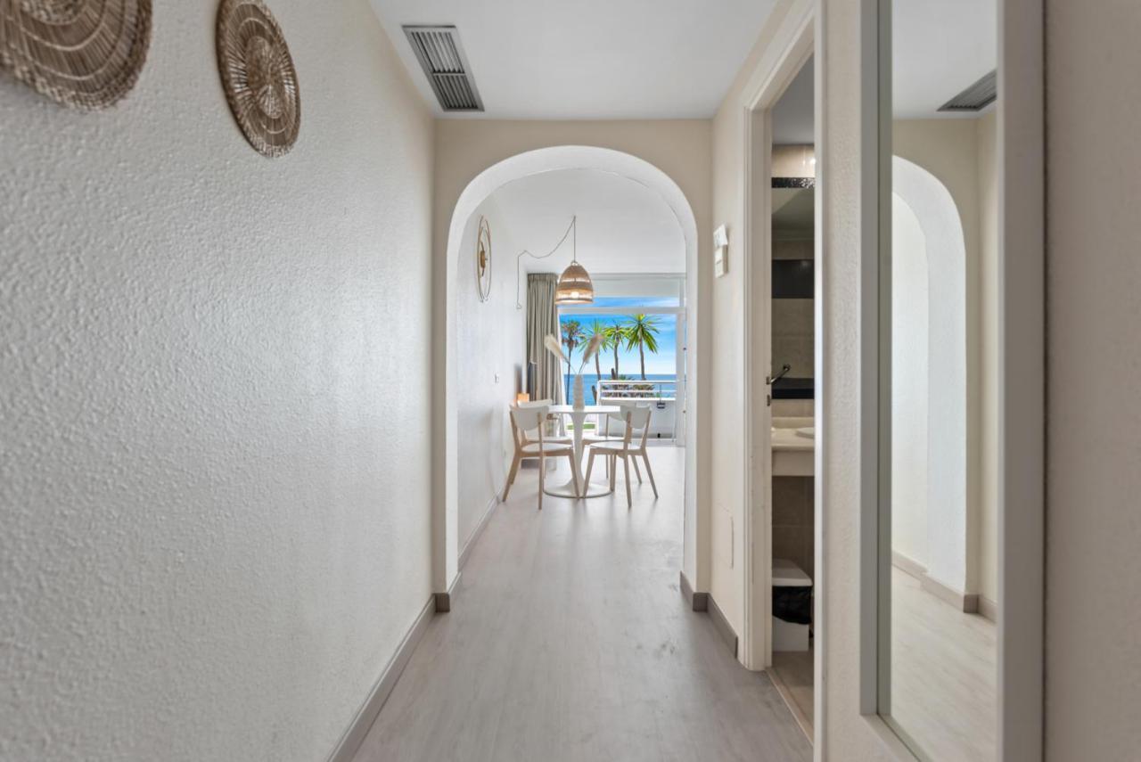 Frontline Beach Apartment Miraflores Sitio de Calahonda Exterior photo