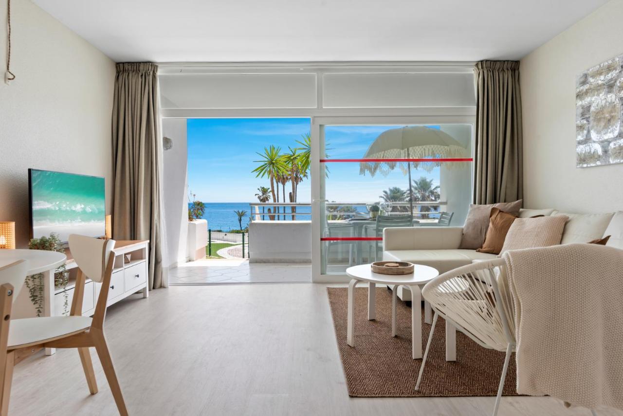 Frontline Beach Apartment Miraflores Sitio de Calahonda Exterior photo