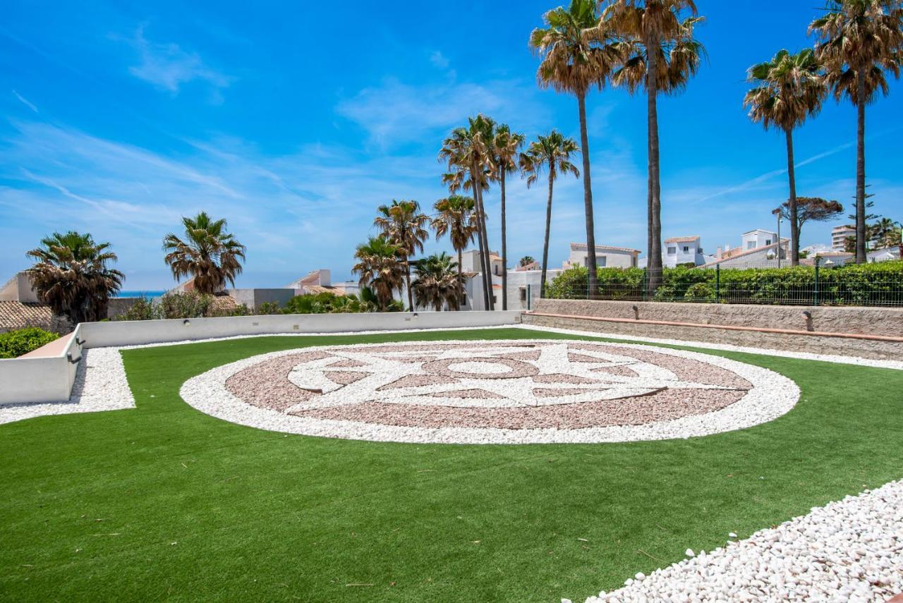 Frontline Beach Apartment Miraflores Sitio de Calahonda Exterior photo