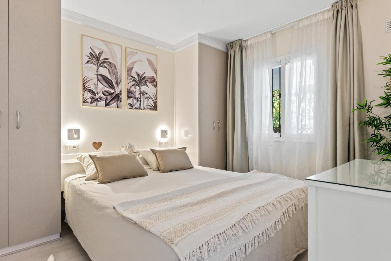 Frontline Beach Apartment Miraflores Sitio de Calahonda Exterior photo